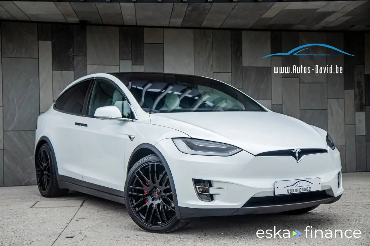 Financování SUV Tesla Model X 2019