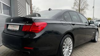 Lízing Sedan BMW 750 2010