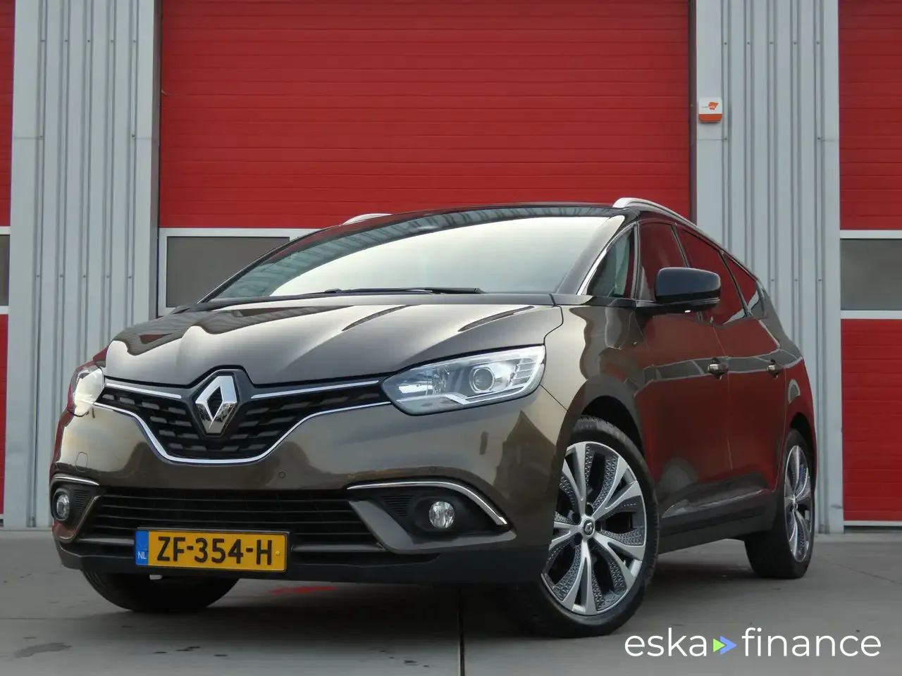 Leasing Le transport des passagers Renault Grand Scenic 2019