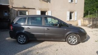 Leasing Le transport des passagers Opel Zafira 2011