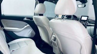 Lízing Hatchback MERCEDES B 180 2014