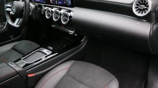 Lízing Sedan MERCEDES A 250 2024