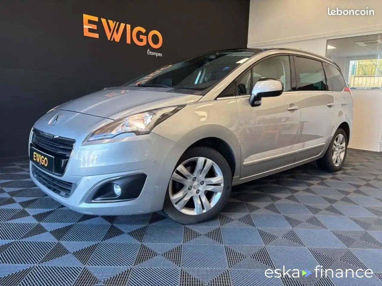 Leasing Hatchback Peugeot 5008 2015