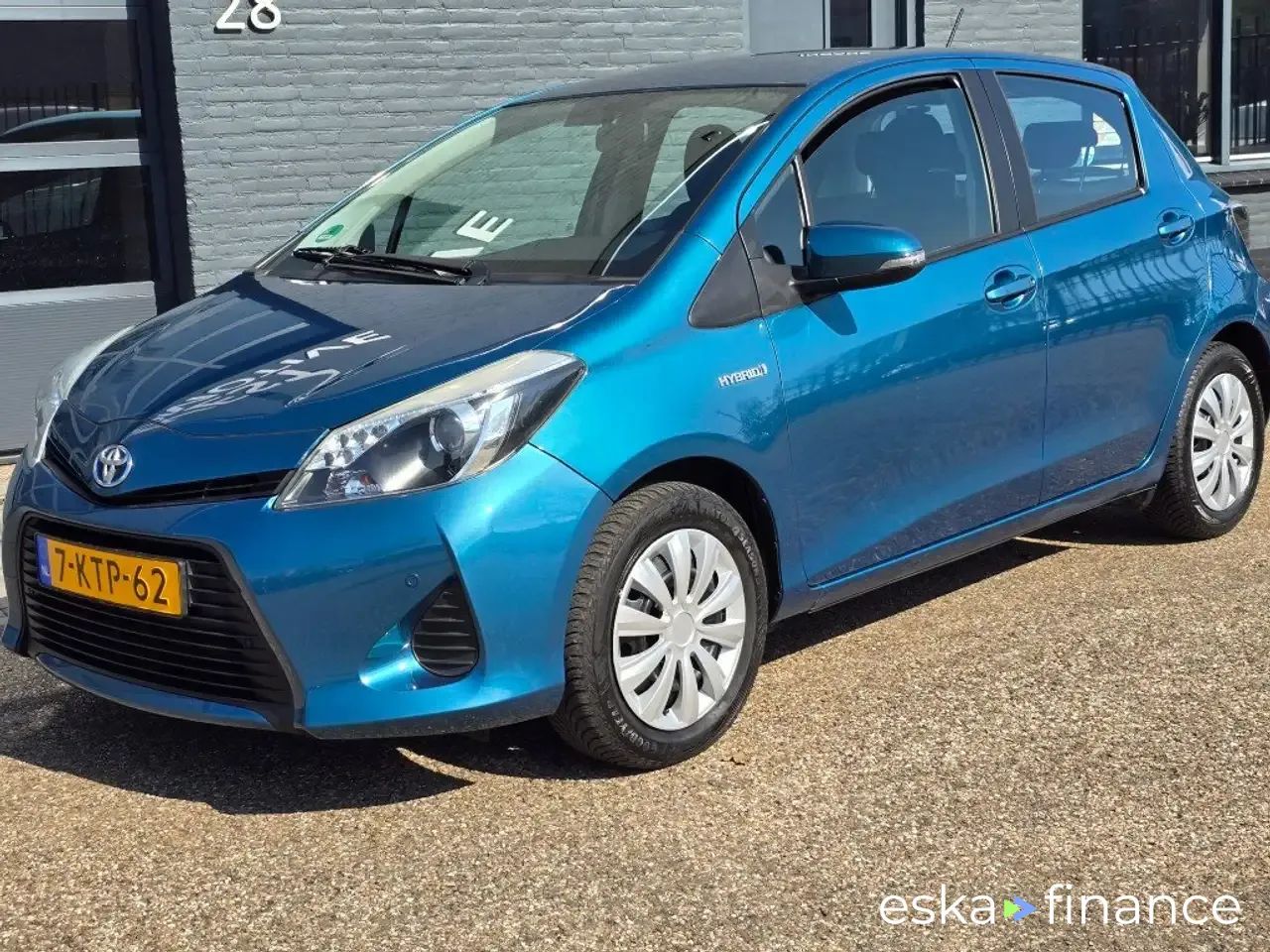 Leasing Hatchback Toyota Yaris 2013