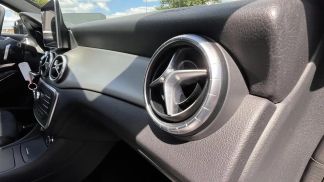 Lízing Sedan MERCEDES CLA 180 2016