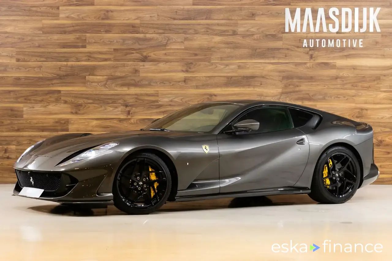 Leasing Coupe Ferrari 812 2019