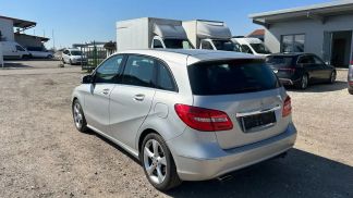 Lízing Hatchback MERCEDES B 180 2012