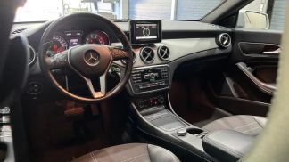 Lízing Sedan MERCEDES CLA 200 2013