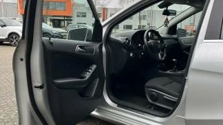 Lízing Hatchback MERCEDES B 180 2012