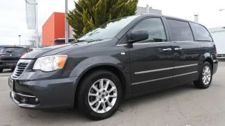 Lízing Hatchback Lancia Voyager 2012