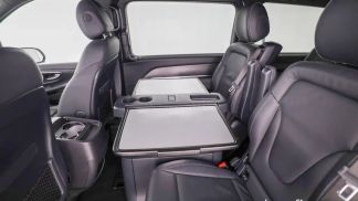 Lízing Hatchback MERCEDES V 300 2023