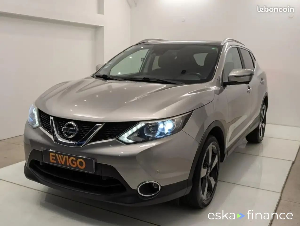 Leasing SUV Nissan Qashqai 2015