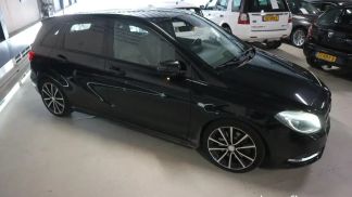 Lízing Hatchback MERCEDES B 220 2013