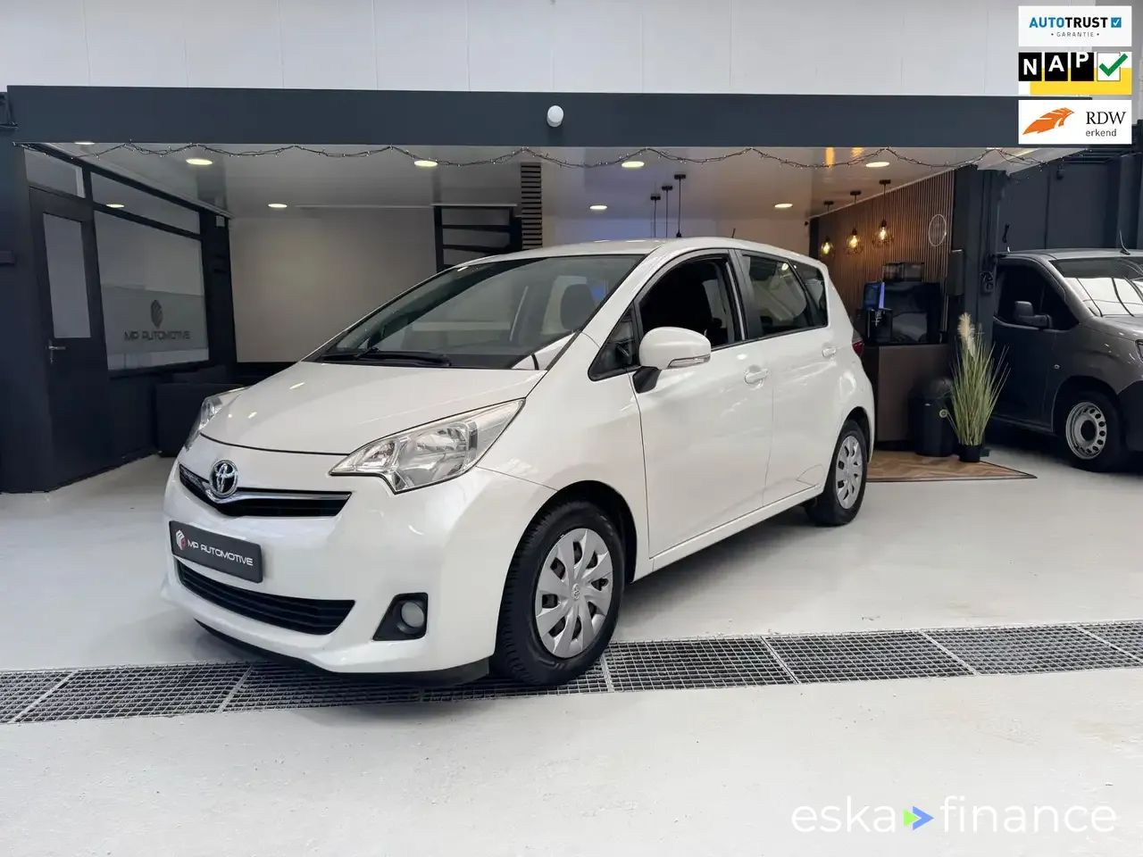 Financování Hatchback Toyota Verso-S 2013