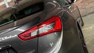 Lízing Sedan Maserati Ghibli 2014