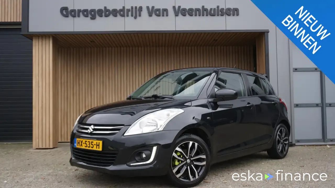 Lízing Hatchback Suzuki Swift 2015