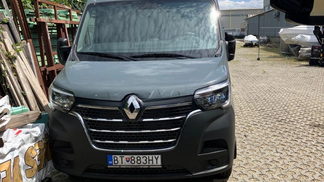 Zamknięta ciężarówka Renault Master 2022