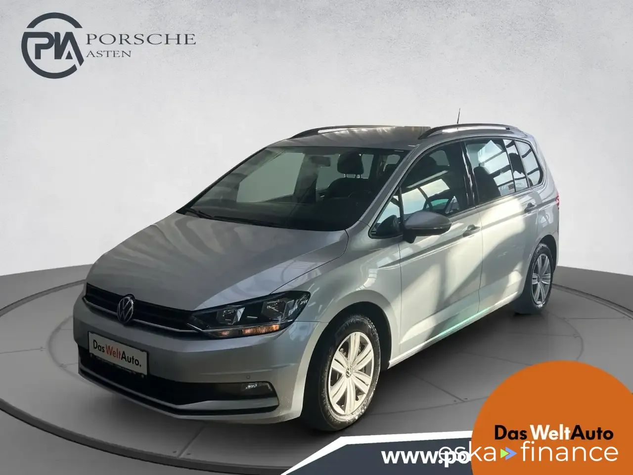 Lízing Hatchback Volkswagen Touran 2021