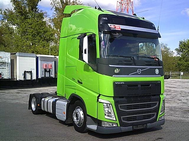 Tractor unit Volvo FH 13 2015