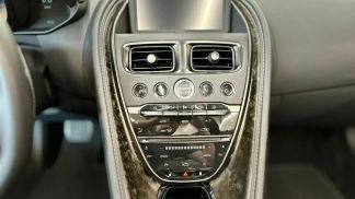 Leasing Convertible Aston Martin DBS 2022