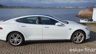 Lízing Sedan Tesla Model S 2014