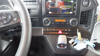 Leasing Tractor unit MERCEDES 1851 2020