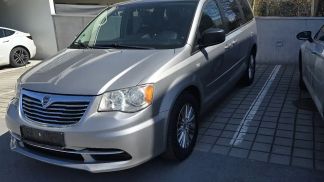 Lízing Hatchback Lancia Voyager 2014