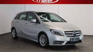 Financování Hatchback MERCEDES B 180 2015