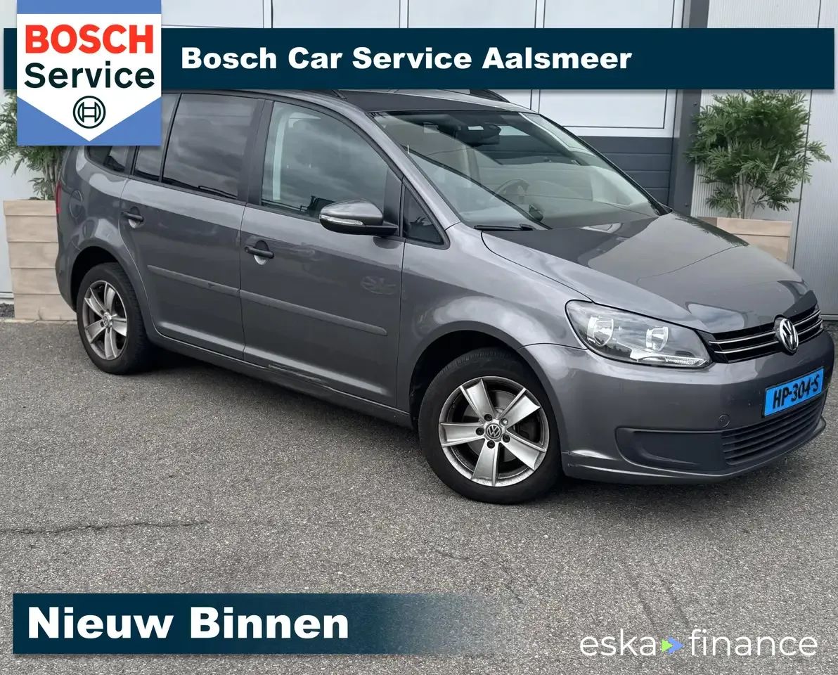 Lízing Hatchback Volkswagen Touran 2014