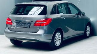 Lízing Hatchback MERCEDES B 180 2014