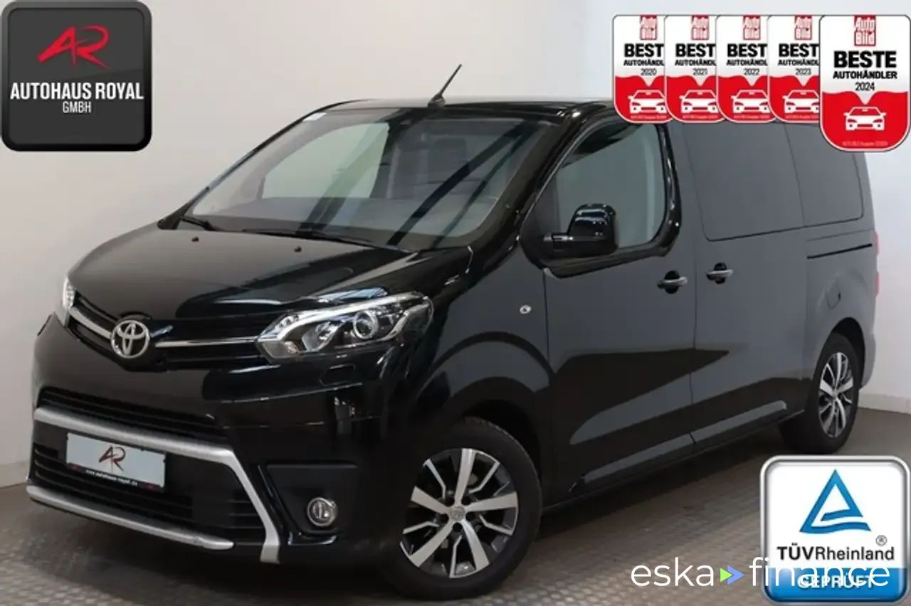 Transport pasażerów Toyota Proace 2020