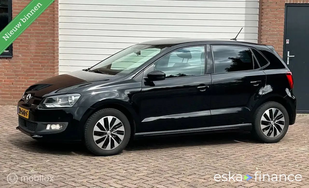 Hatchback Volkswagen Polo 2016