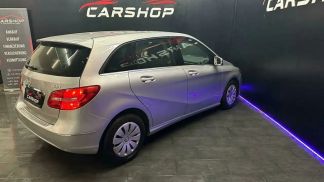 Lízing Hatchback MERCEDES B 180 2012