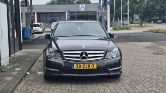 Lízing Sedan MERCEDES C 200 2011