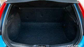 Leasing Hatchback Volvo V40 2014