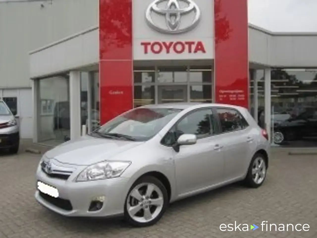 Lízing Hatchback Toyota Auris 2011