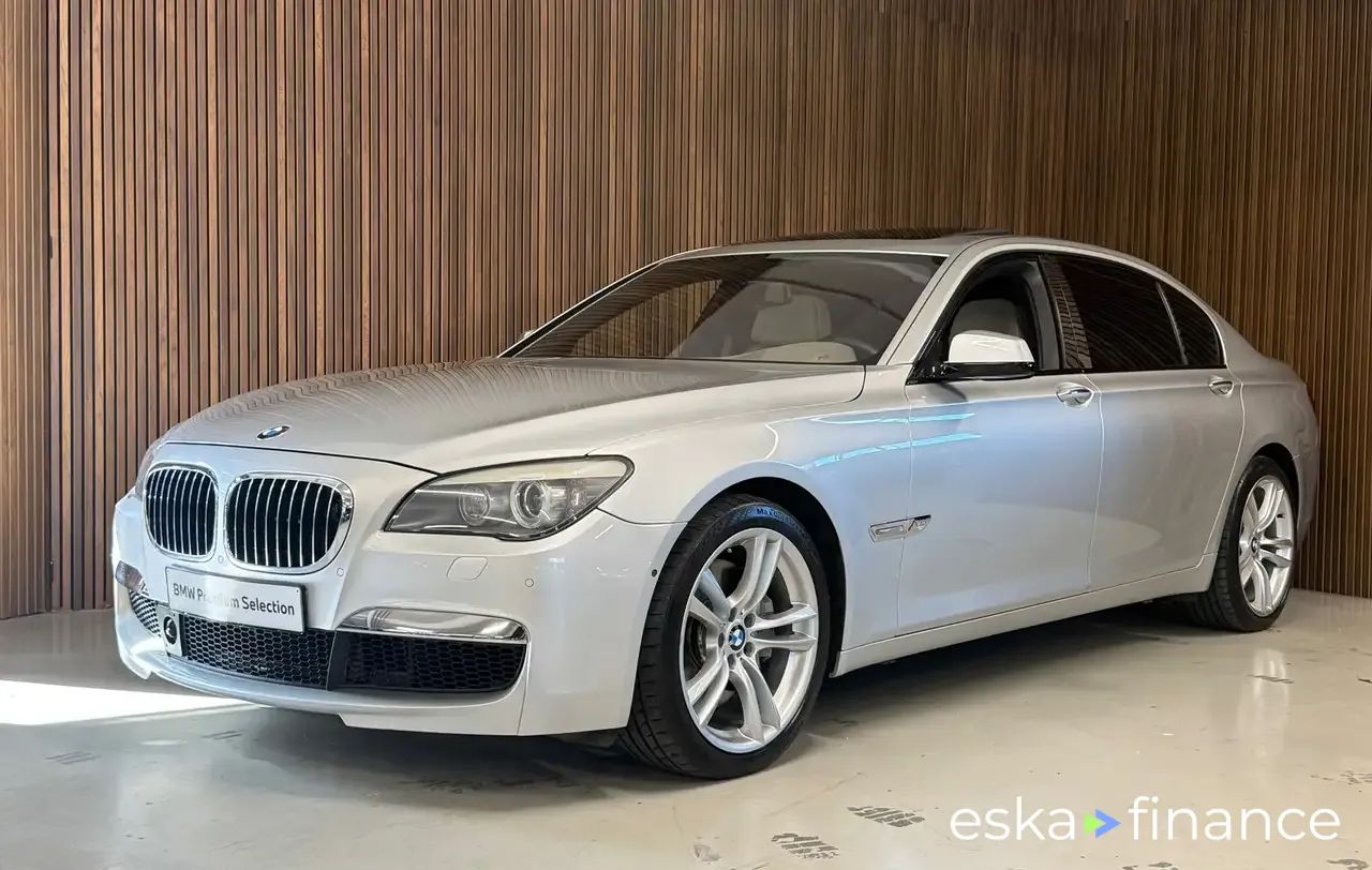 Lízing Sedan BMW 760 2010