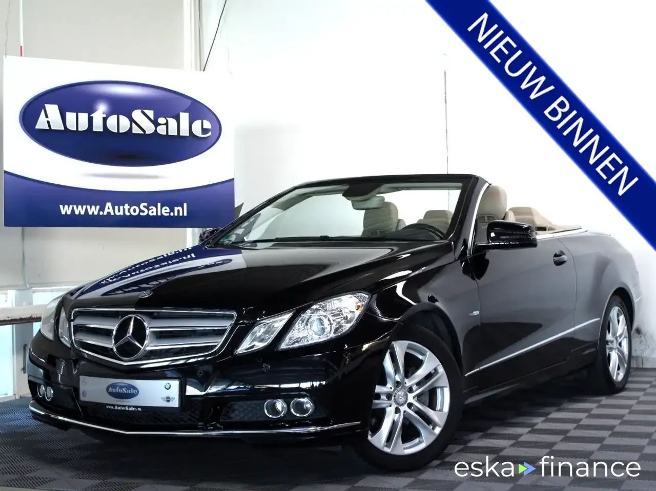 Lízing Kabriolet MERCEDES E 200 2010