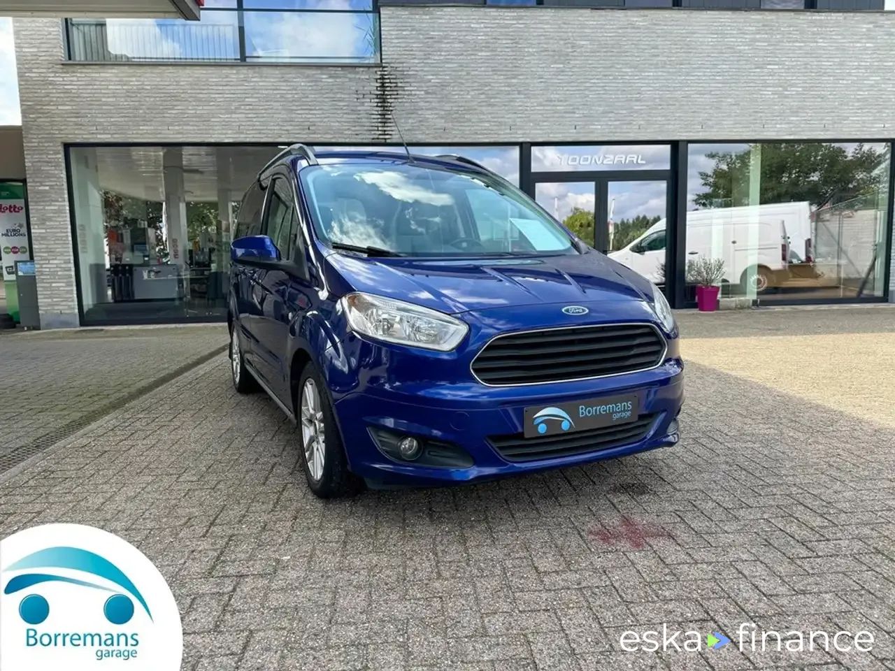 Transport pasażerów Ford Tourneo Courier 2017