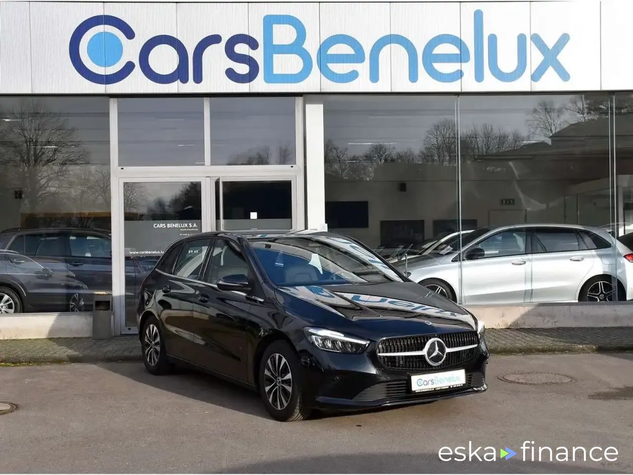 Leasing Hatchback MERCEDES B 180 2023