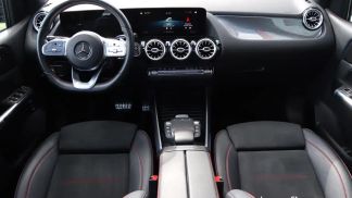 Lízing Hatchback MERCEDES B 200 2020