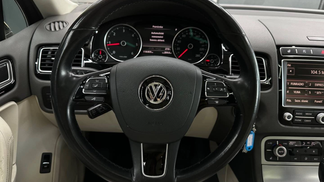 SUV Volkswagen Touareg 2015