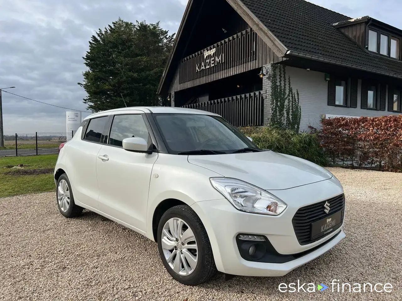 Leasing Hatchback Suzuki Swift 2019