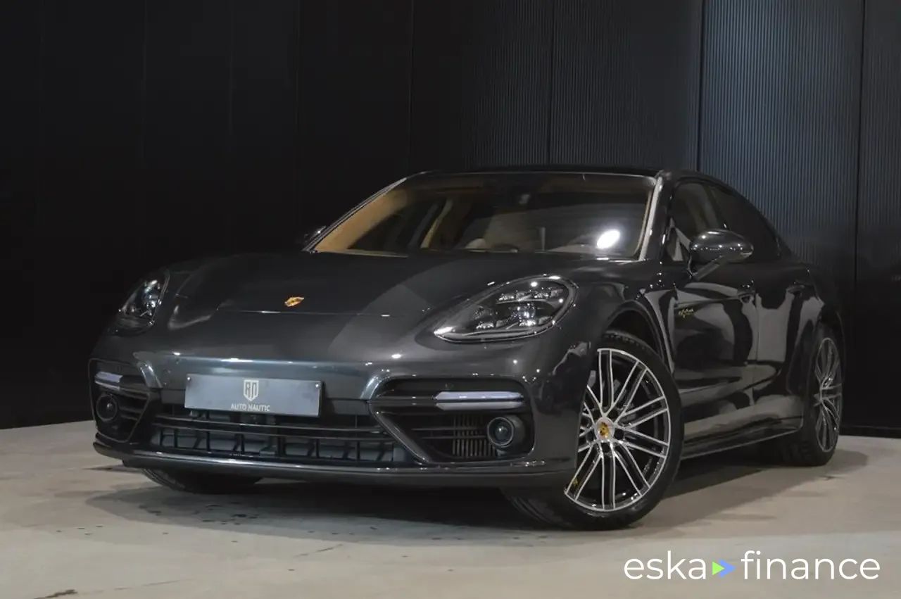 Lízing Sedan Porsche Panamera 2018