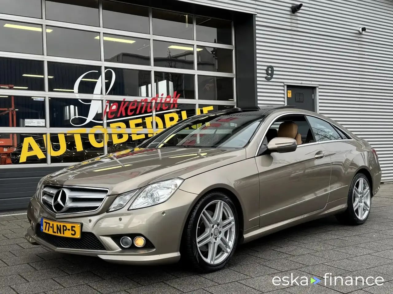 Finansowanie Coupé MERCEDES E 200 2010