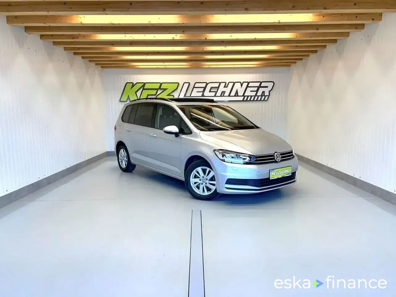 Lízing Hatchback Volkswagen Touran 2019
