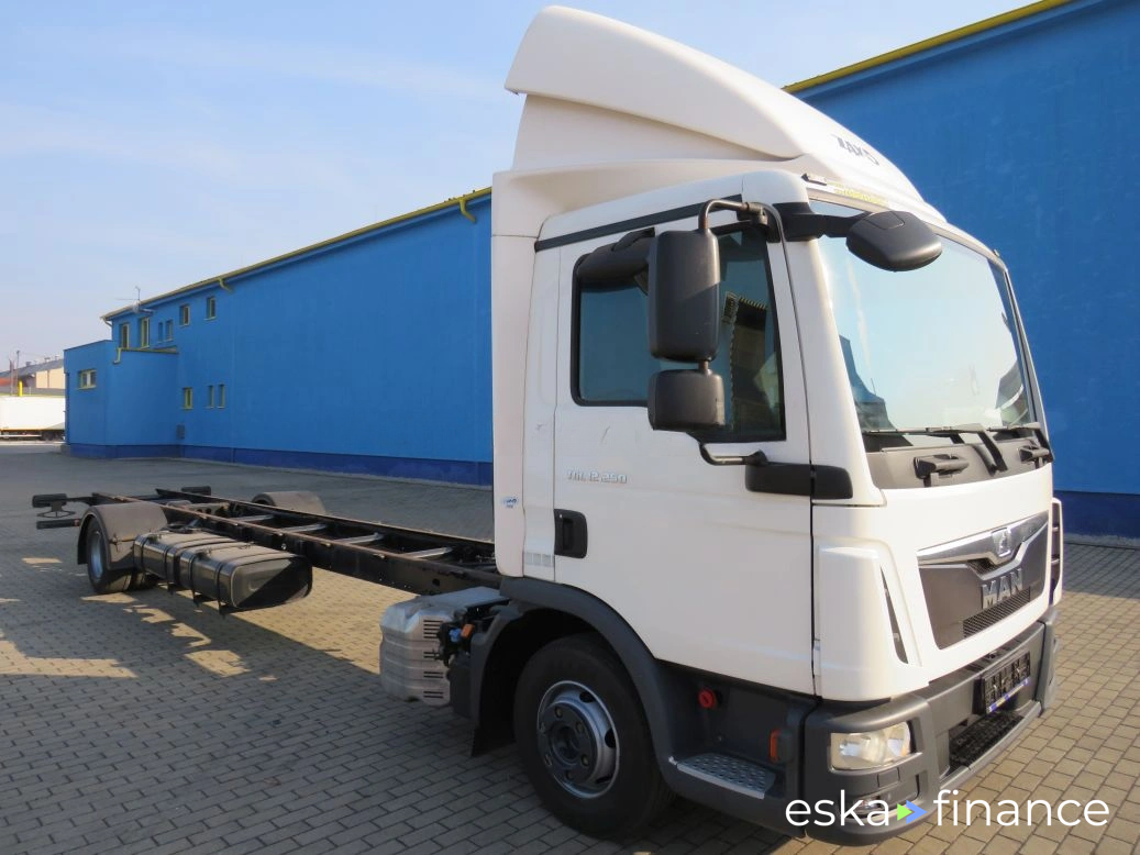 Leasing Special truck MAN TGL 12.250 2016