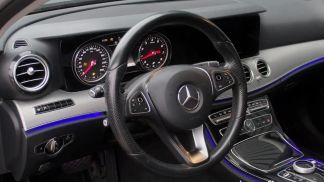 Lízing Sedan MERCEDES E 200 2017