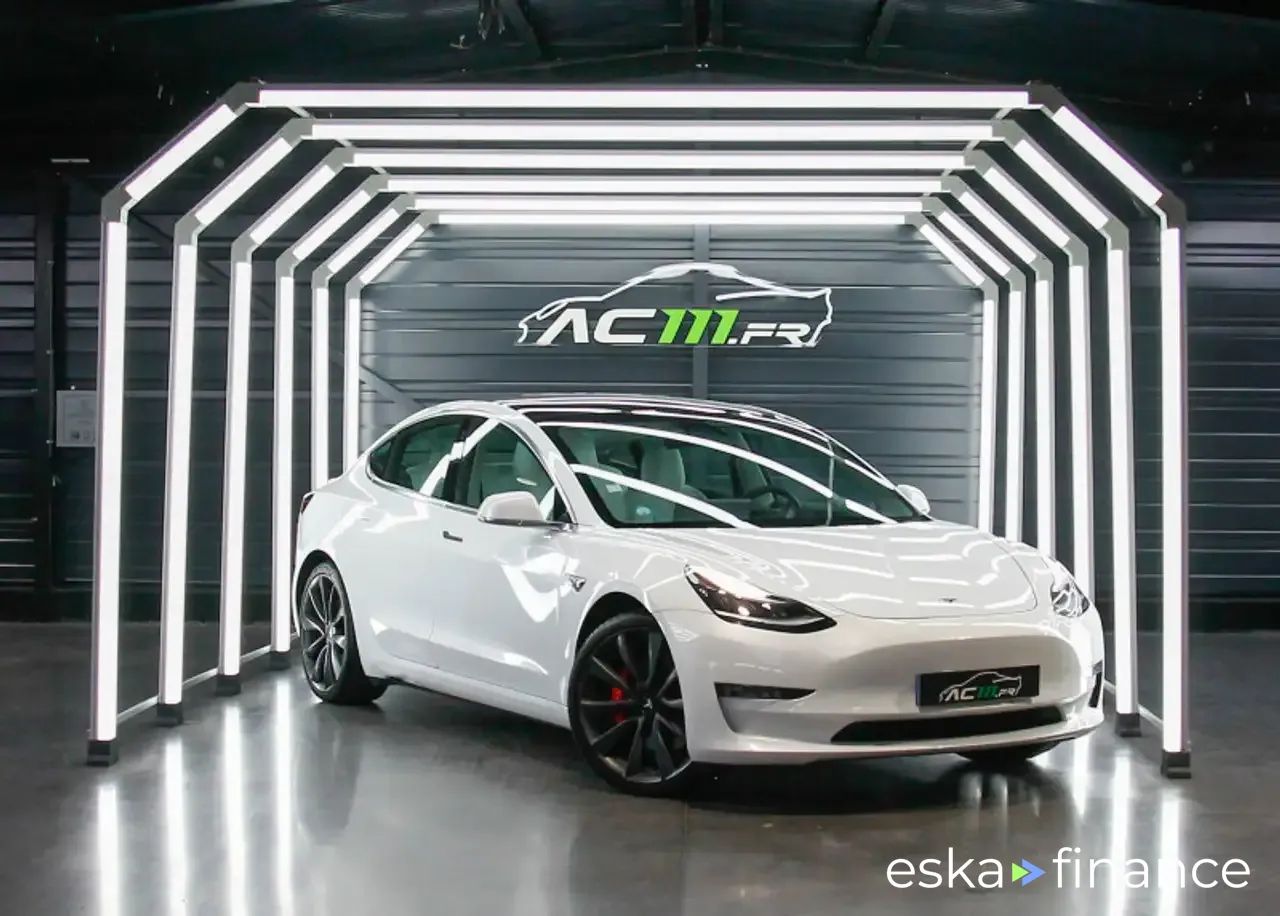 Lízing Sedan Tesla Model 3 2019