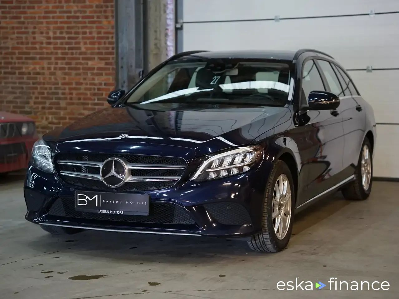 Lízing Kombi MERCEDES C 180 2019